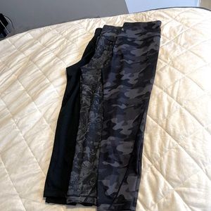 Three pair of Lole yoga leggings! Solid black, black cammo,, black patterned.